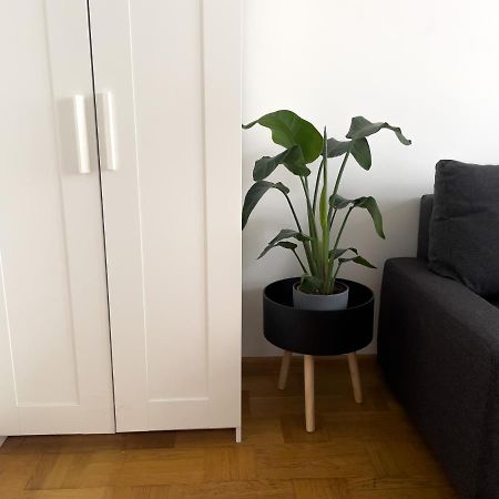 Sunny Studio Near Central Station Apartment Виена Екстериор снимка