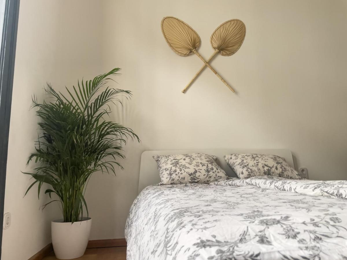 Sunny Studio Near Central Station Apartment Виена Екстериор снимка